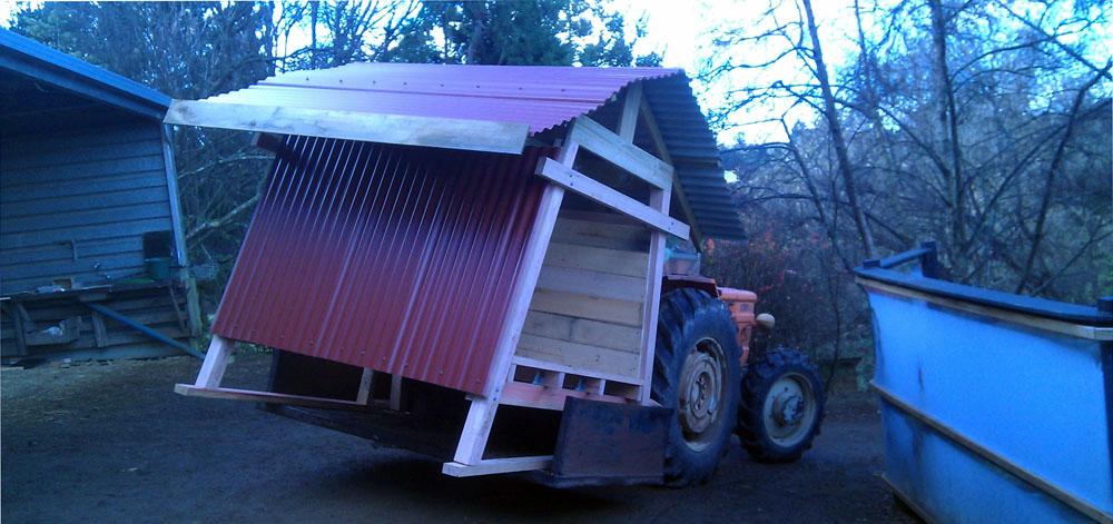 moving the pig house 01 sm